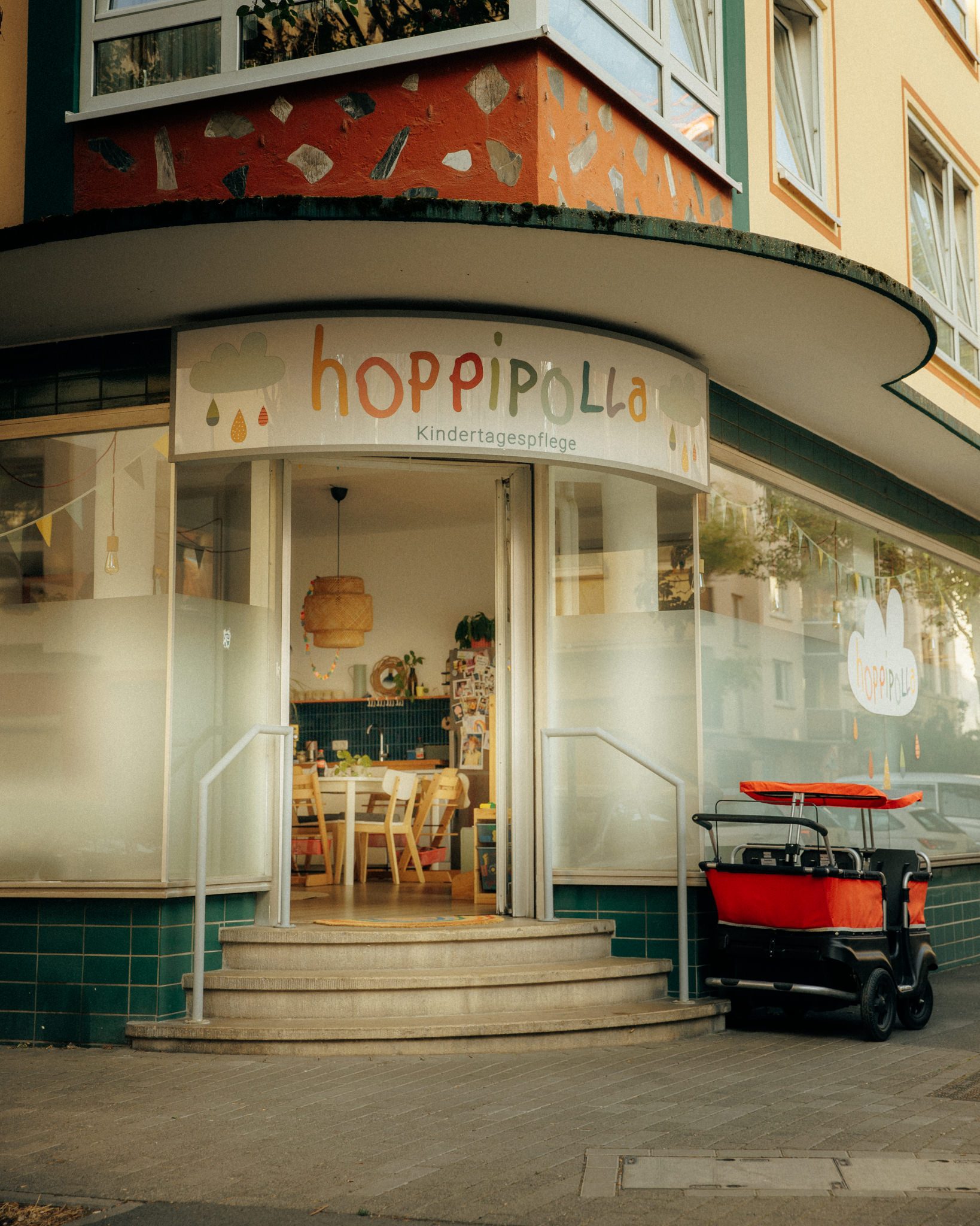 Eingang der hoppipolla in der Kurfürstenstraße